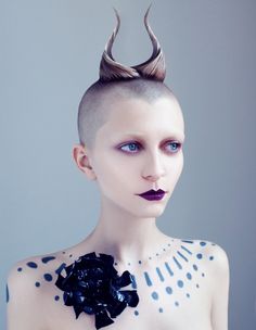 coco mayaki #photography Avant Garde Hair, Fantasy Hair, Futuristic Fashion, Costume Makeup, Pretty Eyes, Crazy Hair, Hair Art, Bad Hair, Makeup Inspiration