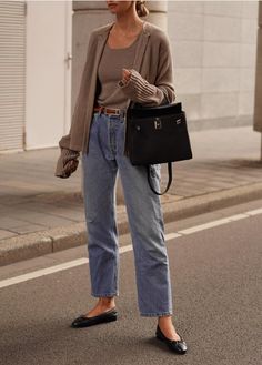 Daily Uniform, Denim Fits, Anouk Yve, Smart Wear, Minimalistic Outfits, Office Workwear, Trendy Outfit Ideas, French Girl Chic, Flowy Style