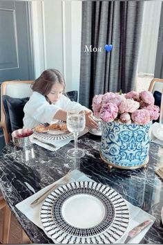 Nyc Townhouse, Dinner Party Themes, Rich Family, Luxury Lifestyle Dreams, Cozy Aesthetic, Pregnancy Outfits, Rich Kids, Mommy Life, Perfect Life