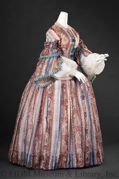 FIDM Museum 1860s Fashion Day Dresses, 1850s Day Dress, Museum Dress, Day Gown, 1860s Fashion, 1850s Fashion, 1860 Fashion, 19th Century Clothing, 1800s Fashion