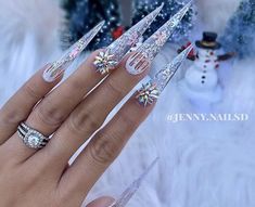 Diy Valentine's Nails, Holiday Nails Winter, Stiletto Nail Art, Valentine Nail Art, Sassy Nails, Gold Glitter Nails, Winter Nails Acrylic, Cute Christmas Nails, Nails Design With Rhinestones