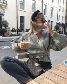 2,325 Likes, 83 Comments - Fleur (@londonblogger) on Instagram: “When you see your food coming out 👀” Cardigan Women Winter, Cardigan Streetwear, Chic Streetwear, Sweater Wrap, Tie Front Cardigan, Soft Cardigan, Wrap Coat, Green Cardigan, Wrap Cardigan