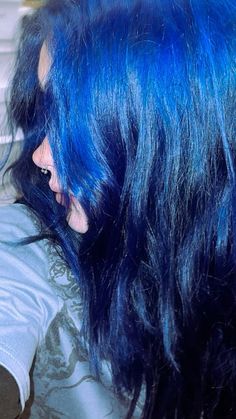 Hair Inspiration Dark, Blue Hair Inspiration, Coraline Hair, Blue Hair Girl, Blue Hair Aesthetic, Bright Blue Hair, Blue Hair Highlights, Intricate Hairstyles, Dyed Hair Blue