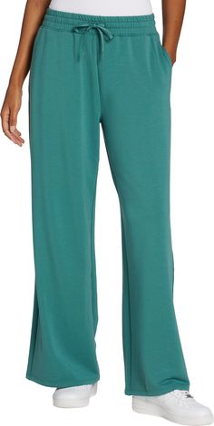 Fit & Design: Fleece Relaxed fit pants High rise – sits at the natural waist Wide leg silhouette with a hem that ends at your ankles Additional Details: 62% Polyester, 33% Rayon, 5% Spandex Relaxed Fit Pants, Womens Athletic Outfits, Pants Large, Fit Pants, Athletic Outfits, Workout Pants, Leg Pants, Wide Leg Pants, Top Brands