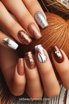 21 Tropical Nail Ideas to Brighten Your Look Holiday Beach Nails, Nails For Hawaii, Hawaii Nails Ideas, Tropical Nail Ideas, Vacation Nail Designs, Vacation Nails Beach, Hawaii Nails, Tropical Nail Designs