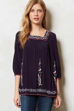 This is an example of a peasant top, which is a woman's blouse, based on traditional European peasant dress, with puffed sleeves and a square neckline, often with embroidery detail and/or ruffles. Distressed Top, Blouse Silk, Striped Pullover, Silk Tunic, Sari Fabric, Peasant Dress, Peasant Top, Tunic Styles, Blouse Outfit