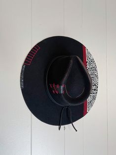 Edgedxechelon Rocker Style Men, Hat Making Ideas, Rocker Style, Sitting Pretty