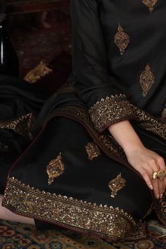 Velvet Dress Designs, Black Attire, Pakistani Fashion Party Wear, Salwar Kamiz, Bridal Dress Fashion, Designer Party Wear Dresses, Bridal Dress Design