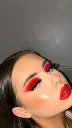 Makijaż Smokey Eye, Eye Makeup Designs, Dope Makeup, Edgy Makeup, Makeup Eye Looks, Creative Makeup Looks, Glamour Makeup, Baddie Makeup, Eye Looks