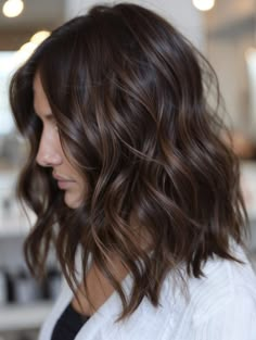 45 Stunning Medium Length Brunette Balayage Ideas to Elevate Your Look Medium Hair Color Ideas For Brunettes, Medium Length Brunette Balayage, Medium Length Brunette, Feminine Genius, Dark Brunette Balayage, Balayage Ideas, Brown Hair Inspo, Brunette Hair With Highlights, Brunette Balayage