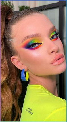 4. Neon Rainbow Cool Makeup Look If you're bored of simple nude makeup look or a simple eyeshadow look for daytime wear at work and looking for something cool. Simple Eyeshadow Looks, Makeup Social, Cool Makeup, Neon Eyeshadow, Bold Makeup Looks, Simple Eyeshadow