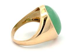 Item Specifications:Metal: 14k Yellow Gold Style: Statement RingRing Size: 10.5 (resizing available for a fee)Total Weight: 10.6 GramsGemstone Specifications:Center Gemstone: Jadeite JadeShape: OvalColor: GreenCut: CabochonJade Carat Weight: 22 caratsCondition: Vintage, Excellent Luxury Green Chalcedony Ring, Green Jade Ring, Jade Ring, Green Jade, Style Statement, Jade Green, Oval Cabochon, Ring Ring, Gold Style