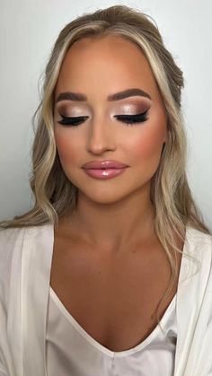 Bridesmaid Makeup Teal Dress, Formal Makeup Looks For Hazel Eyes, Bridal Makeup Gray Eyes, Bridesmaid Makeup Dramatic, Champagne Wedding Makeup Look, Makeup Ideas For Wedding Mother, Natural Bride Makeup Brown Eyes Blonde Hair, Prom Makeup For Blue Eyes Blonde Hair Black Dress, Bridal Makeup Summer Wedding