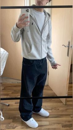 Clothing Ideas For Men Casual, Mens Fashion Inspiration Casual, Back To School Outfits Men Casual, Men Basic Style, Basic Outfit For Men, Men Scandinavian Style, Basic Outfits For School Men, Outfit Inspo Casual Men, Different Styles Men