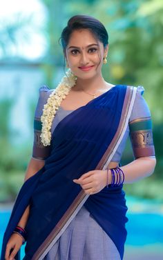 Sreethu Krishnan Sreethu Krishnan, Indian Dress Up, Blue Silk Saree, Saree Photos, Saree Fashion, Serial Actress, Photographer Camera, Malayalam Actress, Beautiful Dresses Short