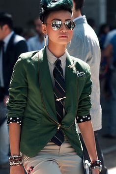 esther quek   |  Love cardi and tie. --- LOVE THIS WHOLE LOOK. Tomboy Formal Outfits, Dapper Women, Futch Fashion, Tomboy Chic Outfits, Butch Style, Esther Quek, Masc Style, Enby Fashion, Style Androgyne