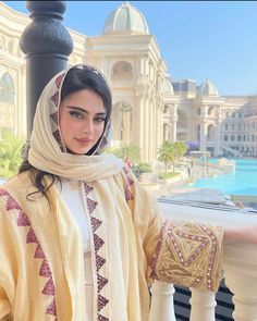 How To Become Beautiful, Wax Roller, Modern Disney Characters, Modern Disney, Text On Photo, Abayas Fashion, Blue Aesthetic, Elegant Outfit, Couple Photography