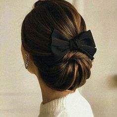 Wedding Hairstyles Updo Elegant Classy, Classy Hairstyles Updo, Ladylike Hairstyle, Classy Low Bun Hairstyles, Elegant Haircut Classy, Elegant Bun Hairstyles Classy, Classy Bun Hairstyles, Classy Low Bun, Classic Hairstyles Women