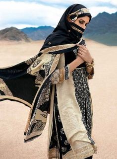 Desert Clothing, Middle Eastern Wedding, Mode Niqab, Arabic Clothing, Middle Eastern Fashion, Niqab Fashion, Luxury Textiles, Eastern Fashion, Desert Fashion