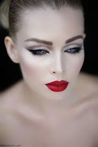 KEEPING IT CLASSIC: TEACHING YOUR DANCERS ABOUT STAGE MAKEUP Classic Makeup Looks, Makeup Cantik, Classic Makeup, Cat Eyeliner, Paolo Roversi, Beauty Make-up, Glamorous Makeup, Makeup Hacks