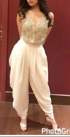 Traditional Indian Dress, Estilo Hippie, Traditional Indian Outfits, Trendy Dress Outfits, Indian Bridal Outfits, Designer Party Wear Dresses