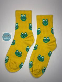 Hi, welcome to The Sock Shack! This listing is for our amazing Frog print socks. The socks fit anyone with UK shoe size 5-8.  Message us if you have any questions and take a look at our shop for more great socks! Christmas Dad Gifts, Amazing Frog, Frog Print, Animal Socks, Sock Animals, Dad Gifts, Novelty Socks, Gifts Birthday, Stocking Filler