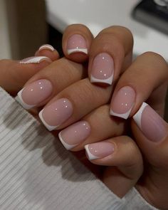 Ongles Rose Pastel, Era Nails, Short Classy Nails, Short French Nails, Pink French Tip Nails, Pink French Tip, Nude Nail Designs, Short Square Nails