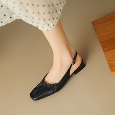 Heels Slingback, Slingback Shoes, Leather Items, Pump Shoes, Block Heels, Rubber Sole, Heel Height, Leather Upper, Shoes Heels