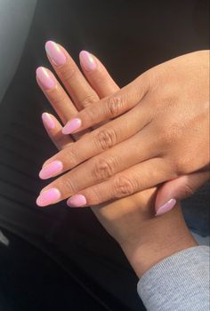 Chrome Nails Almond Pink, Pink Shimmer Gel Nails, Light Pink Chrome Nails With Design, Short Oval Nails Ideas Pink, Pink Chrome Nails Almond Shape, Bubble Pink Chrome Nails, Minimalist Nails Almond Summer, Pink Chromatic Nails, Light Pink And Chrome Nails