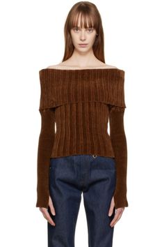 Outfit Autumn, Off Shoulder Sweater, Brown Sweater, Girl Falling, Off Shoulder Tops, Girls Sweaters, Shoulder Sweater, Women's Sweater, Fashion Inspo Outfits