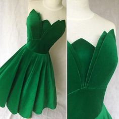 Peter pan - Tinker Bell dress sewing Tinkerbell Fairies Inspired Outfits, How To Make Tinkerbell Costume, Tinkerbell Inspired Dress, Tinkerbell Dress Pattern, Dress Bodice Ideas, Tinkerbell Cosplay Diy, Tinkerbelle Dress, Tinkerbell Outfit Ideas, Tinkerbell Clothes