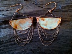 Vintage, beautiful earrings made with copper metal and silver chains. Copper has been oxidized with verdigris patina to give it an aged and vintage look (no two pairs of earrings look the same). Antique silver chains hang from each earring. Ear hooks are made by me using 18g 925 silver or copper wire. Mention at checkout. Super light weight. All my jewelry coated with protective wax finish to prevent tarnish. Lenght: 4 inches / 10cm *Shades of the patina vary due to the organic chemistry of the Patina Jewelry, Patina Earrings, Patina Copper, Festival Earrings, Diy Jewelry Unique, Green Patina, Earrings Bohemian, Unique Handmade Jewelry, Bohemian Earrings