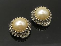 "925 Silver - Vintage Mother Of Pearl & Marcasite Non Pierce Earrings - EG10989  Jewelry Type:         Earrings   Metal Type:            925 Silver  Metal Size:             1\"  Stone Type:            Mother Of Pearl & Marcasite   Condition:              N/A  Jewelry Weight:     15 Grams  PLEASE NOTE: THIS ITEM IS PRE-OWNED. ALTHOUGH MOST ITEMS ARE IN VERY GOOD CONDITION, SOME MAY NEED CLEANING AND/OR MINOR REPAIRS. WE MAKE A VERY STRONG EFFORT TO UPLOAD CLEAR PICTURES. PLEASE INSPECT ALL PICTURES AND ASK ALL QUESTIONS YOU MAY HAVE PRIOR TO MAKING A PURCHASE. NOT ALL STONES ARE GENUINE, SOME ARE ENHANCED OR CREATED." Antique Silver Pearl Earrings For Anniversary, Vintage Silver Round Pearl Earrings, Antique Silver Round Clip-on Earrings, Antique Silver Clip-on Earrings For Anniversary, Silver Clip-on Round Pearl Earrings, Clear Pictures, Earrings Metal, Earings Piercings, Types Of Metal