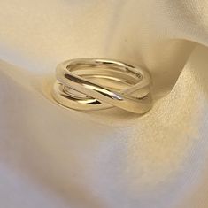 Sterling Size 6 Crossover Ring From Paloma Picasso Good Preowned Condition With Normal Wear Pouch/ Original Packaging Not Included Tiffany And Co Paloma Picasso Rings, Crossover Ring, Paloma Picasso, Tiffany Co Jewelry, Womens Jewelry Rings, Paloma, Tiffany & Co., Crossover, Pouch