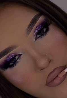 Black And Lavender Makeup, Purple Bridesmaid Makeup Looks, Purple Halo Eye, Silver And Purple Makeup Looks, Purple Glittery Eye Makeup, Purple Eyeshadow Ideas, Purple Prom Makeup Looks, Purple Eye Shadow Looks, Dark Purple Makeup Looks