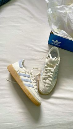 #aesthetic #vogue #mode #fashion #outfit #shoes #sneakers #cute Clean Girl Shoes Aesthetic, White Spezial Adidas, Light Blue Spezial, Adidas Spezial Light Blue, Spezial Adidas Shoes, Cute Addidas, Spezials Adidas, Gazelles Adidas, Trendy Sneakers For Women