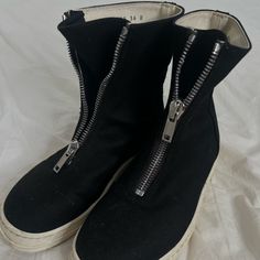 Rick Owens Drkshdw Sneaker! Very Unique Style And One Of A Kind. A Rick Owens Shoe That’ll Help You Stand Out From The Rest. Rick Owens Shoes, Rick Owens Drkshdw, Rick Owens, Womens Shoes Sneakers, Unique Style, Shoes Sneakers, Size 6, Women Shoes, Sneakers