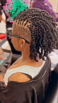 Bomb Hair StudioAddison TX on InstagramService :short bomb twist on a MohawkLength8inch Color 1b Braidersshantelepiphanylocs bombtwist springtwist twist protectivestyles protectivehairstyles braidideas dfwbraider dfwhairstylist Twist Mohawk, Braids 2023, Starting Locs, Alternative Hairstyles, Twists Braids, Sister Locks, Statement Hair