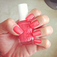 Essie's California Coral. My new fave! Sns Ideas, Nail Polish Essie, Coral Nail, Coral Nail Polish, Sns Nails Colors, Nagel Design, Cute Summer Nail Designs, Coral Nails, Sns Nails