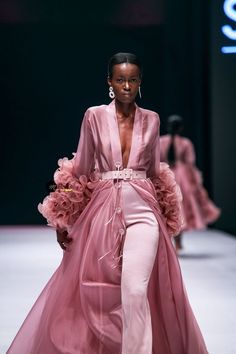 Layers Fashion, Nigerian Fashion Designers, Haute Couture Style, Lagos Fashion Week, Lagos Fashion, Runway Fashion Couture, Nigerian Styles, Looks Party, Couture Mode