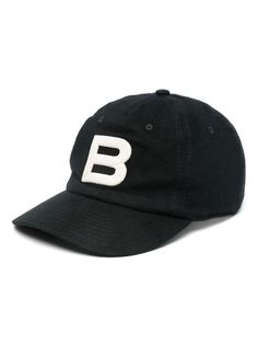 black cotton non-brushed fleece embroidered logo to the front adjustable strap to the rear fabric-covered button at the crown six-panel construction flat peak internal grosgrain ribbon trim Black Hat With Logo Print And Flat Brim, Classic Baseball Cap With Logo Curved Brim, Classic Curved Brim Baseball Cap With Logo, Classic Baseball Cap With Logo Print And Curved Brim, Classic Logo Baseball Cap With Flat Brim, Classic Six-panel Hat With Logo, Classic Flat Brim Baseball Cap With Logo, Classic Cotton Baseball Cap With Logo Detail, Classic Hats With Logo Print And Curved Bill