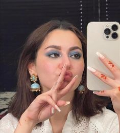 Hania Amir Instagram Pics, Hania Amir Makeup Look, Hania Amir Aesthetic, Hania Amir Outfits, Hania Amir Makeup, Desi Makeup Looks, Pakistani Makeup Looks, Pakistani Makeup, Makup Looks