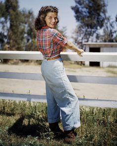 Gail Russell, 1990s Fashion Trends, 1970 Fashion, Cabin Chic, 1940's Fashion, Jane Russell, Southern Outfits, Fashion Moodboard