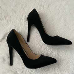 Faux Suede Black Pumps 4 Inch Heel Brand New, Never Worn Black 4 Inch Heels, Black Heels For Graduation, Black Close Toe Heels, Plain Black Heels, Fancy Black Heels, Black Heels Closed Toe, Black Pumps Outfit, Classy Black Heels, Black Heels Prom