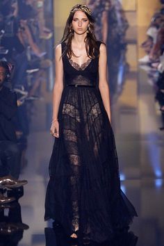 Wedding Dresses Lace Black, Paris Winter, Couture Runway, Gala Dresses, Dresses Lace, Mode Vintage, Elie Saab, Beautiful Gowns, Fancy Dresses