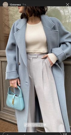 Light Blue Coat Outfit, Blue Coat Outfit, Blue Outfit Winter, Light Blue Coat, Mantel Outfit, Collage Outfits, Trench Coat Outfit, Blue Trench Coat, Winter Fashion Outfits Casual