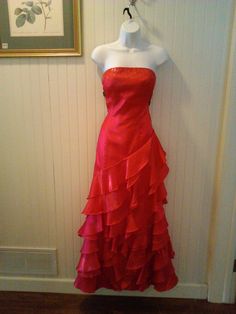 Prom Dress 2000s, Gyaru Dress, Red Carpet Dress, Type Of Content, Carpet Dress, 90s Inspired Outfits