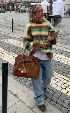 Slouchy Beanie Outfit Women, Brunch Outfits Winter, Japanese Street Fashion Women, Milan Fashion Week Street Style, Street Style Winter, Fashion Week Street Style, Mode Vintage