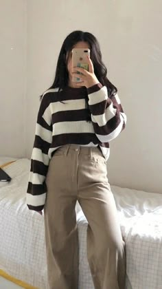 Celana Kargo, Mode Ulzzang, Simple Casual Outfits, Orange Sweater, Winter Fashion Outfits Casual, Korean Casual Outfits, Sweater Outfit, Trendy Outfits For Teens