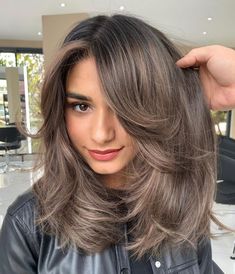 Hair Colors Easy To Maintain, Ash Brown Hair Color 2023, Hair Color Ideas For Brunettes2023, Hair Color 2023 Trends Women Brunette, Latest Hair Color Trends 2023 For Women, New Hair Colour Trend 2023, Hair Colour Trends 2023 Brunette, Trending Hair Colors 2023, Latest Hair Cuts For Women 2023